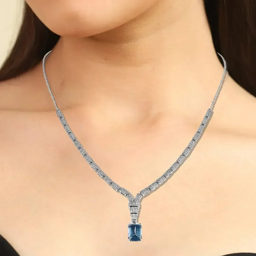 Collar con piedra natal de topacio azul de Londres natural