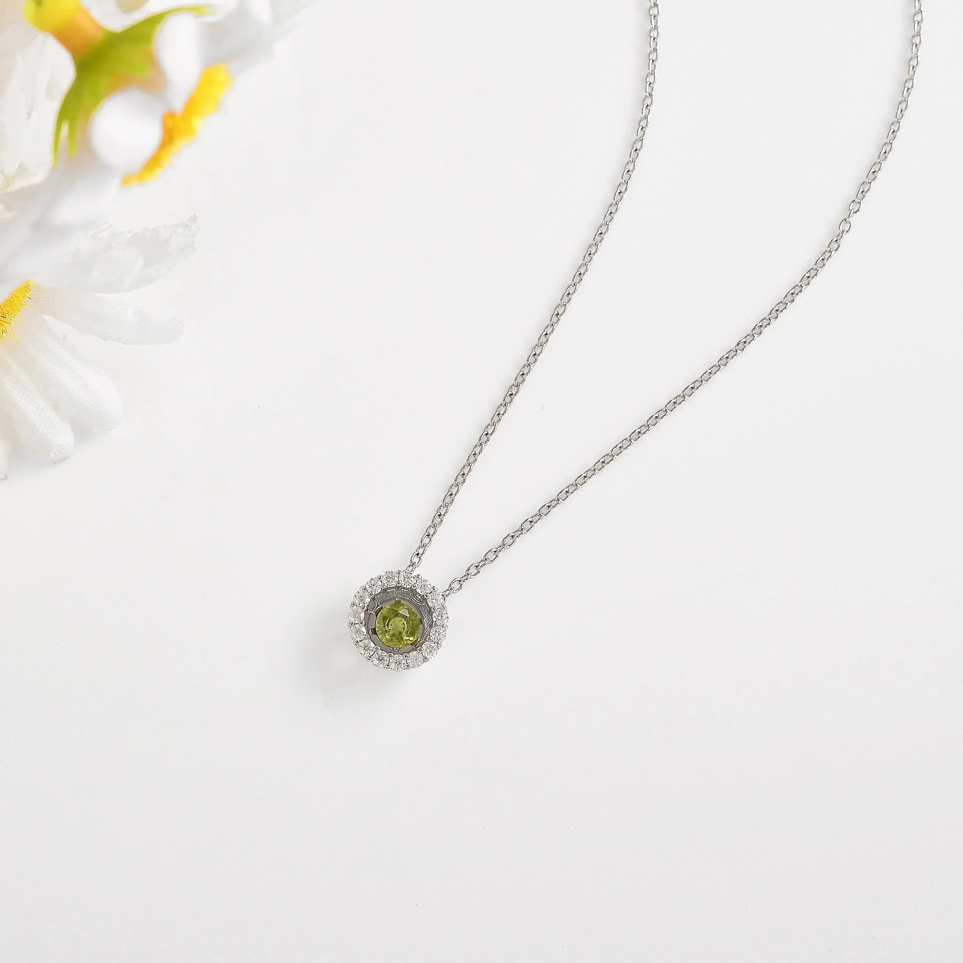 Collar de piedra danzante de peridoto natural