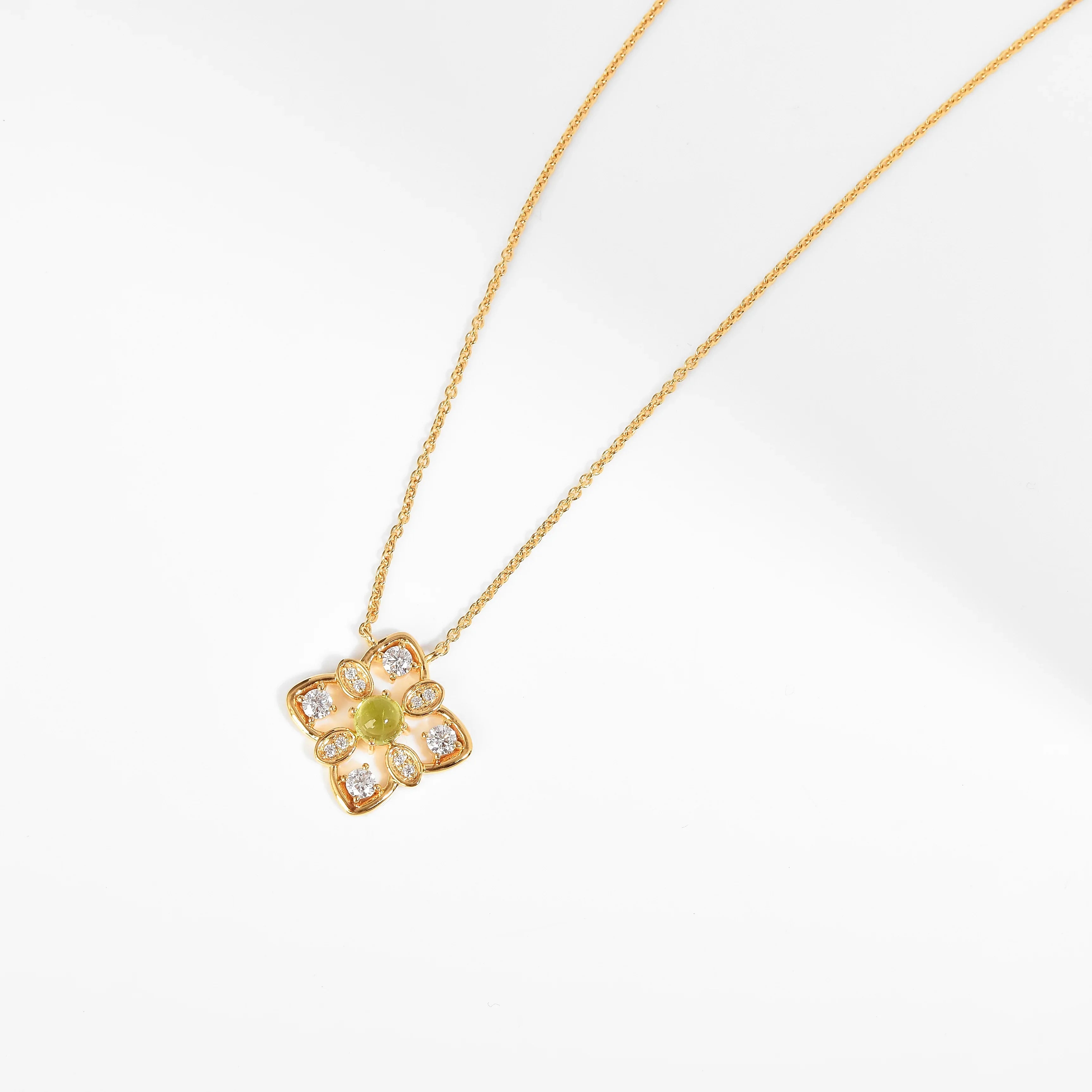 Sterling Silver Peridot Quatrefoil Pendant Necklace