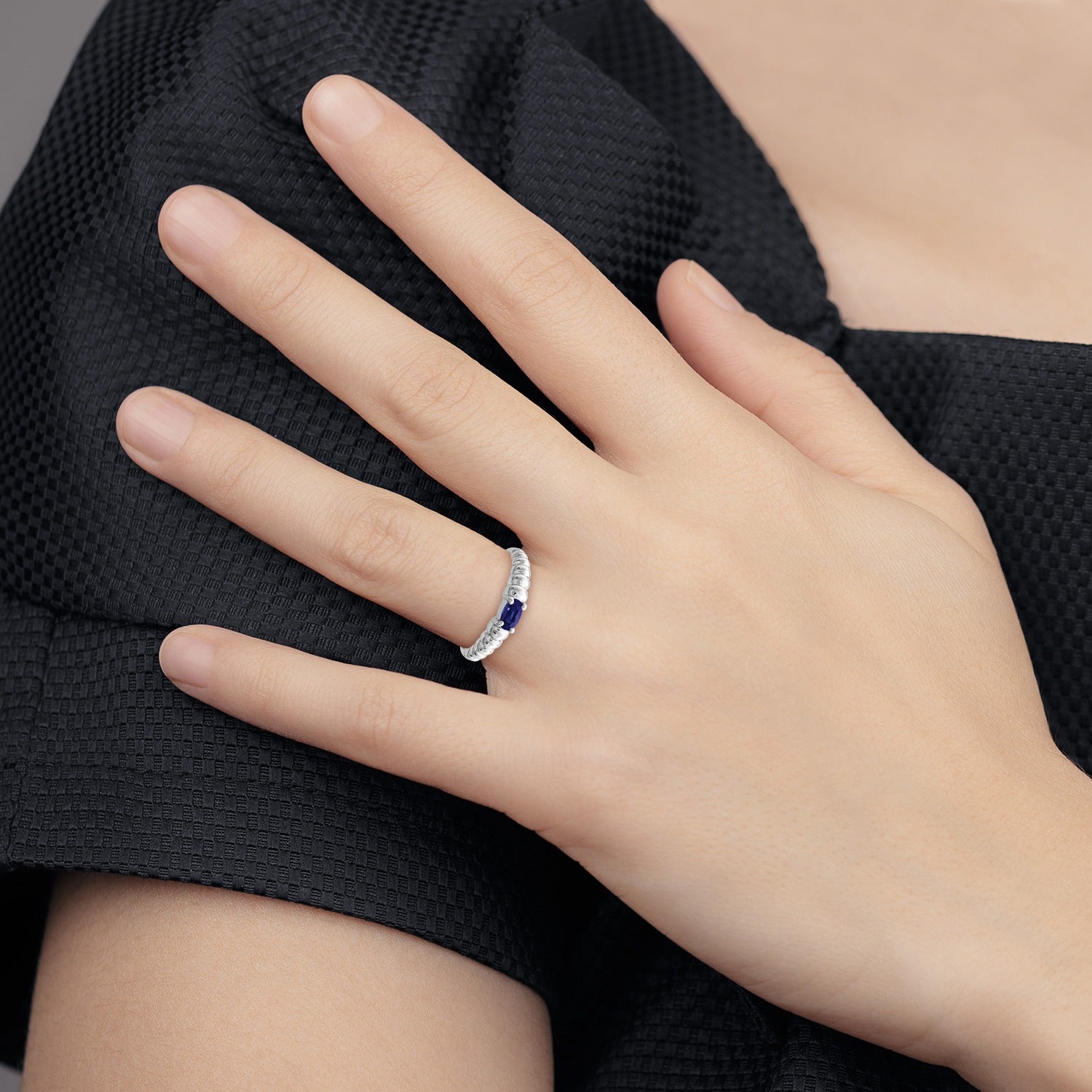 0.35 Ct Oval Blue Sapphire Prong 14k White Gold East-West Solitaire Ring