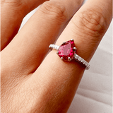 women pear shape solitaire ring