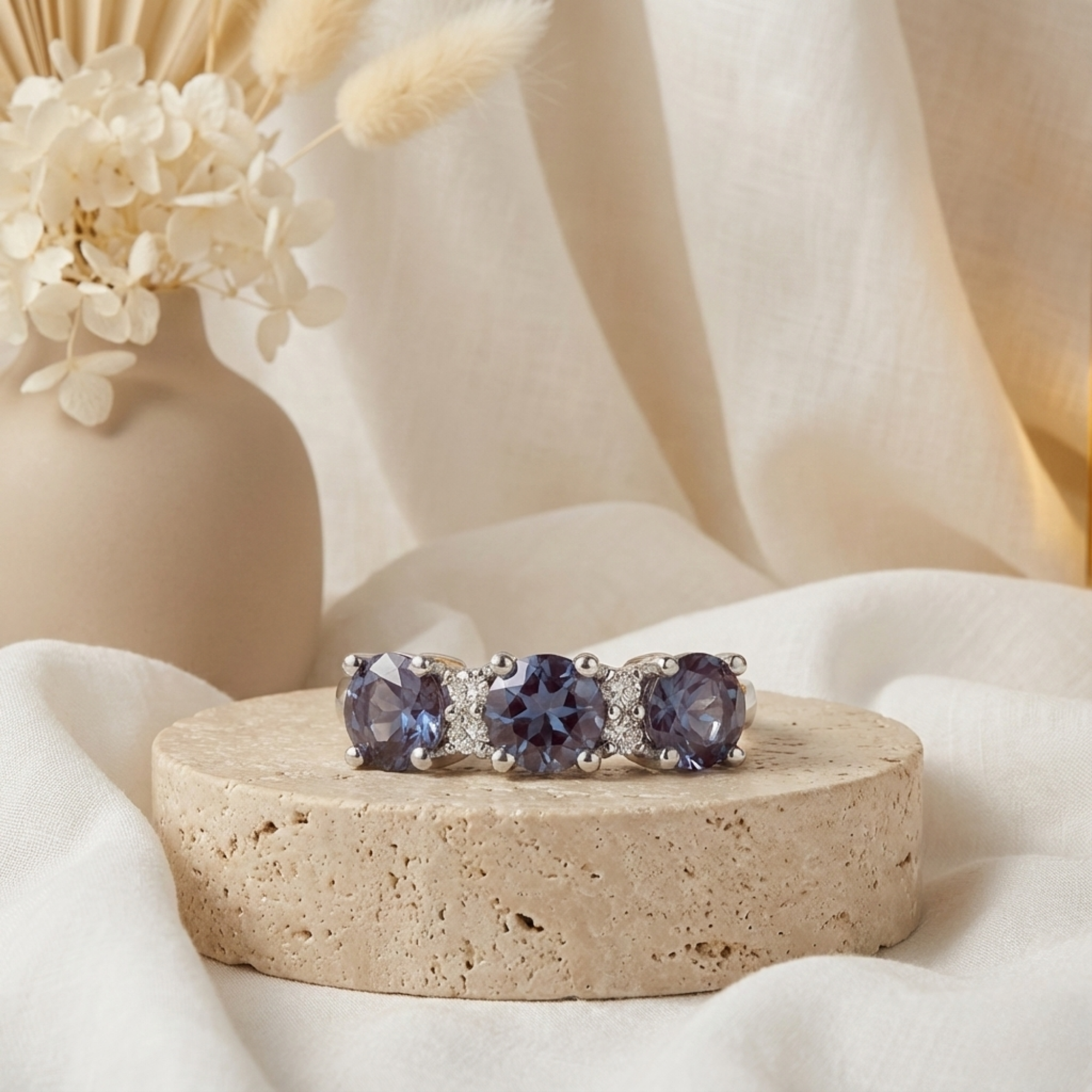 Bague à trois pierres en alexandrite